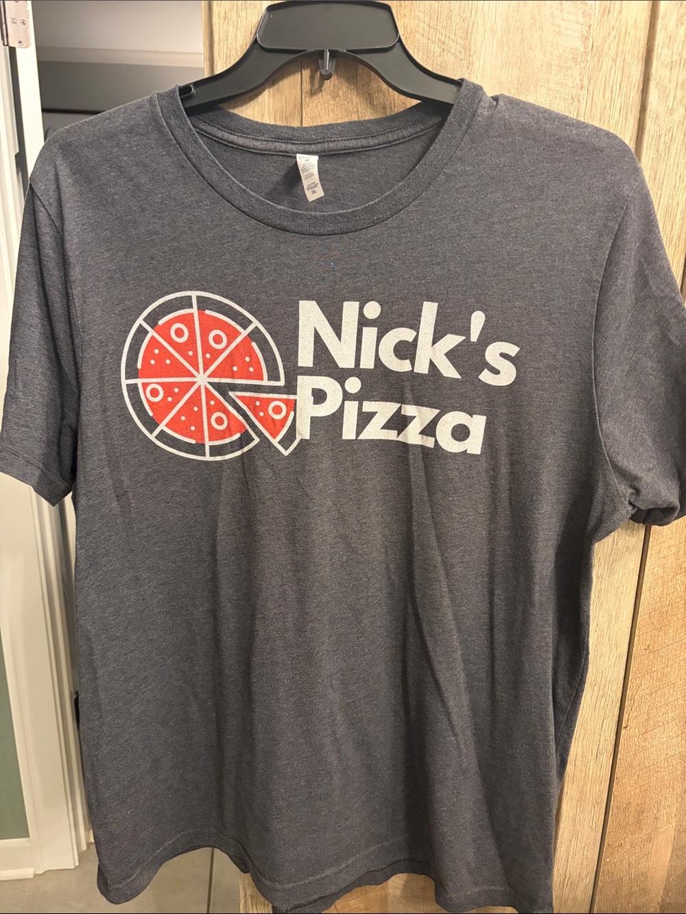 🔴 XXL Nick’s Pizza Graphic Tee The Black List 🍕 unisex grey